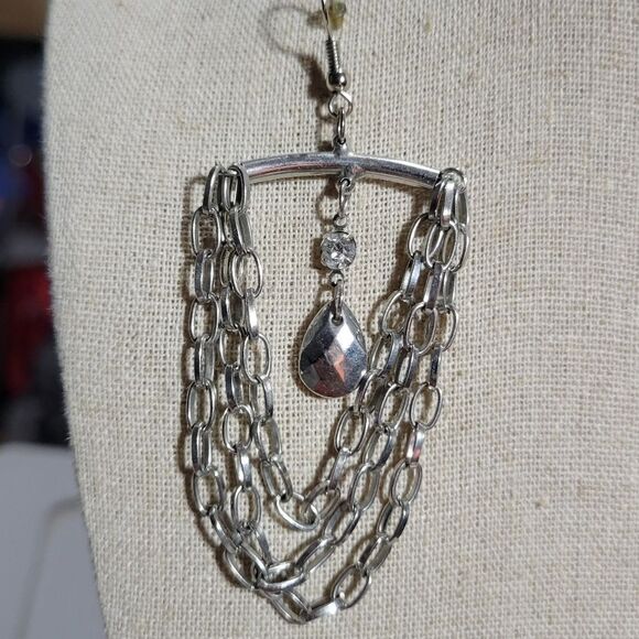 Vintage silver tone chain dangling earrings - Picture 4 of 5